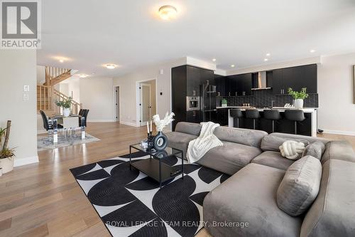 757 Gamble Drive, Russell, ON - Indoor Photo Showing Living Room