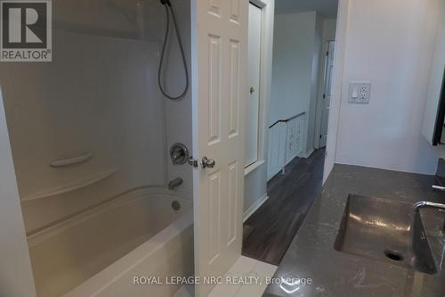 21 Idylwood Road, Welland (767 - N. Welland), ON - Indoor Photo Showing Bathroom