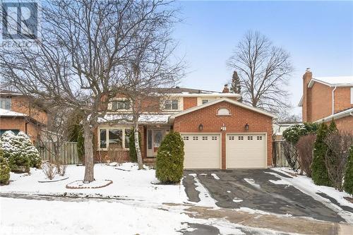 View of front property with a garage - 15 Oakington Place, Mississauga, ON - Outdoor