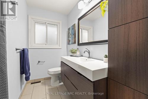 3664 Glen Road, Lincoln (980 - Lincoln-Jordan/Vineland), ON - Indoor Photo Showing Bathroom