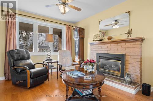 140 Herchmer Crescent, Kingston (Central City West), ON - Indoor Photo Showing Living Room With Fireplace