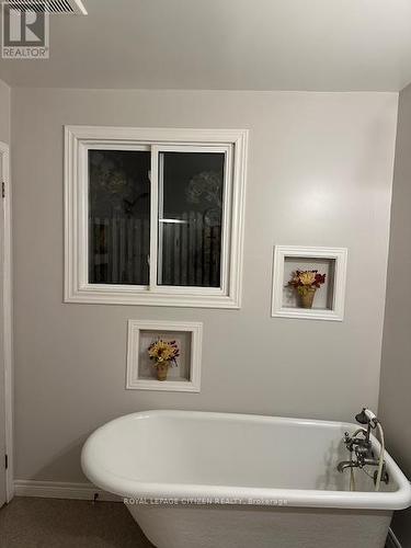 394073 County Road 12, Amaranth, ON - Indoor Photo Showing Bathroom