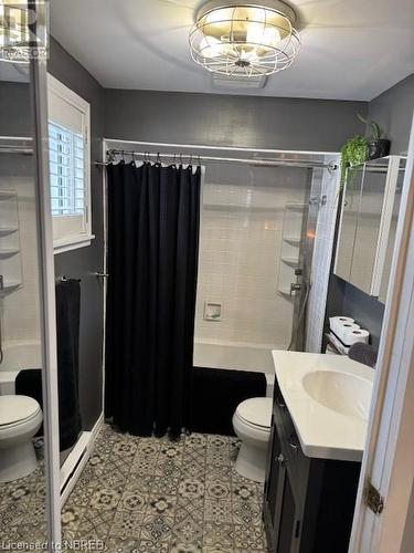 112 Holditch Street, Sturgeon Falls, ON - Indoor Photo Showing Bathroom