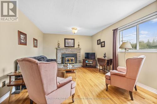 616 Pimlico Place, Kingston (South Of Taylor-Kidd Blvd), ON - Indoor Photo Showing Living Room With Fireplace