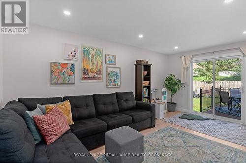 1220 Humberside Drive, Kingston (North Of Taylor-Kidd Blvd), ON - Indoor Photo Showing Living Room