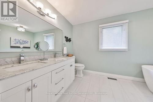 1260 Old Bridle Path, Oakville (1007 - Ga Glen Abbey), ON - Indoor Photo Showing Bathroom