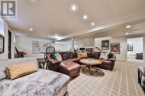 1260 Old Bridle Path, Oakville (1007 - Ga Glen Abbey), ON - Indoor Photo Showing Living Room