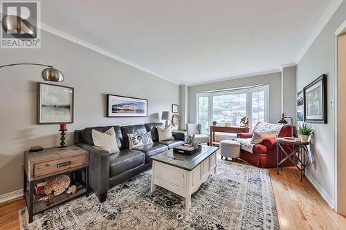 1260 Old Bridle Path, Oakville (1007 - Ga Glen Abbey), ON - Indoor Photo Showing Living Room