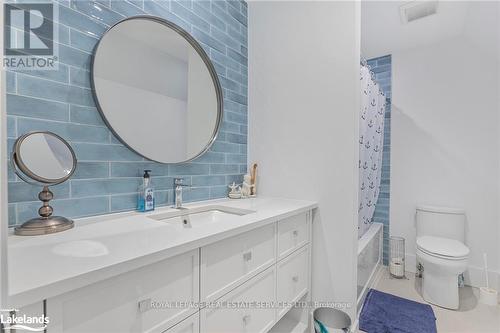 53 Niagara Street, Collingwood, ON - Indoor Photo Showing Bathroom