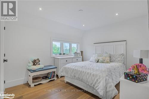 53 Niagara Street, Collingwood, ON - Indoor Photo Showing Bedroom