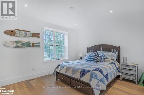 53 Niagara Street, Collingwood, ON - Indoor Photo Showing Bedroom