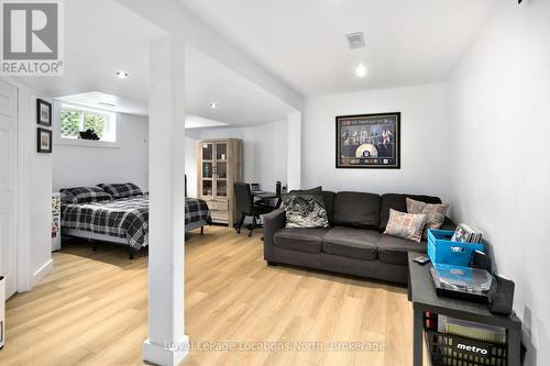 4 Dillon Drive, Collingwood, ON - Indoor Photo Showing Living Room