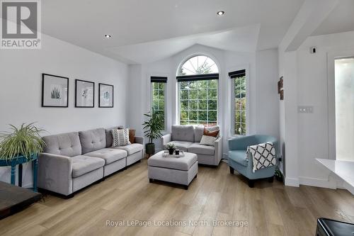 4 Dillon Drive, Collingwood, ON - Indoor Photo Showing Living Room