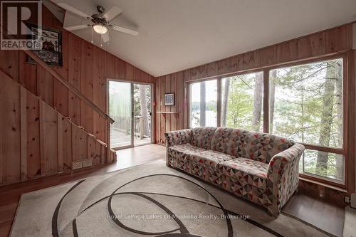 3 Island 15Kl, Gravenhurst, ON - Indoor Photo Showing Living Room