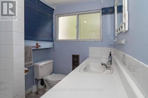 3 Island 15Kl, Gravenhurst, ON - Indoor Photo Showing Bathroom