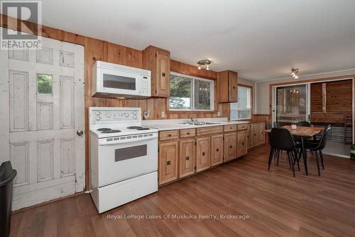 3 Island 15Kl, Gravenhurst, ON - Indoor Photo Showing Kitchen