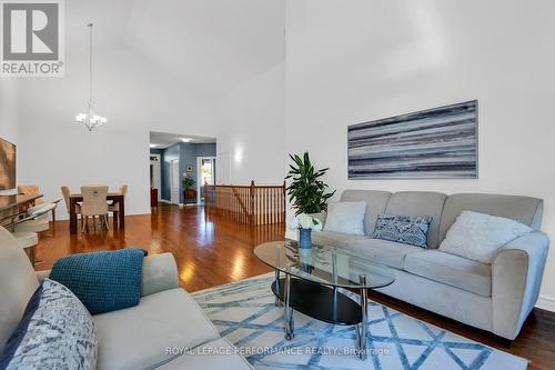 518 Golden Sedge Way, Ottawa, ON - Indoor Photo Showing Living Room