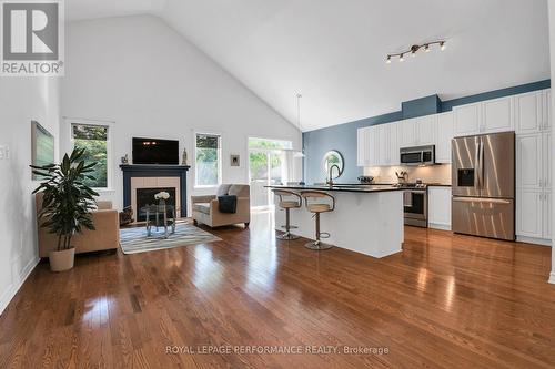 518 Golden Sedge Way, Ottawa, ON - Indoor Photo Showing Kitchen