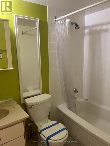 107 - 1105 Jalna Boulevard, London, ON - Indoor Photo Showing Bathroom