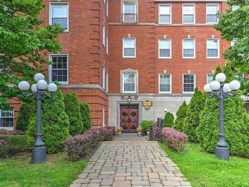 Exterior entrance - 2-1009 Boul. Laird, Mont-Royal, QC - Outdoor