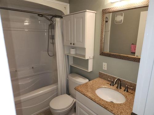 32-562 Edison Road, Thunder Bay, ON - Indoor Photo Showing Bathroom