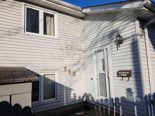 32-562 Edison Road, Thunder Bay, ON - Outdoor With Exterior