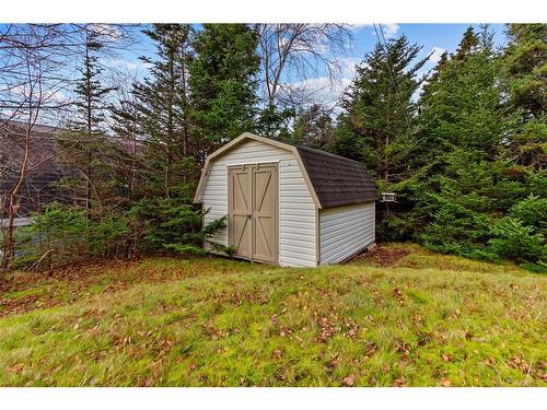 16 Spruce Hill Place, Conception Bay South, NL 