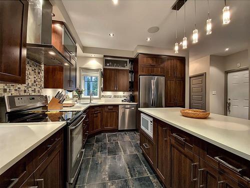 Kitchen - 671 Rue Des Bernaches, Saint-Lambert-De-Lauzon, QC - Indoor Photo Showing Kitchen With Double Sink With Upgraded Kitchen