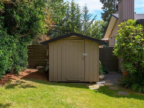 1351 Le Burel Pl, Central Saanich, BC 