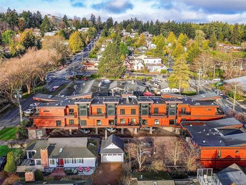 204-2589 Penrhyn St, Saanich, BC - Outdoor With View