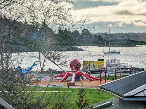 204-2589 Penrhyn St, Saanich, BC - Outdoor With View