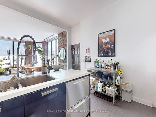 134 Pendrith St, Toronto, ON - Indoor Photo Showing Kitchen With Double Sink