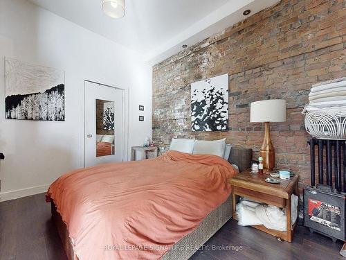 134 Pendrith St, Toronto, ON - Indoor Photo Showing Bedroom