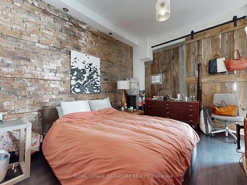 134 Pendrith St, Toronto, ON - Indoor Photo Showing Bedroom