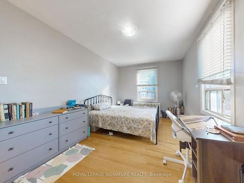 134 Pendrith St, Toronto, ON - Indoor Photo Showing Bedroom