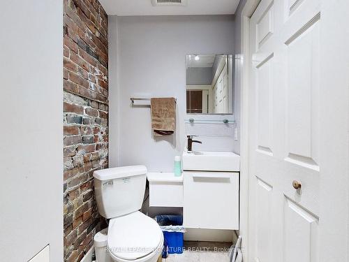 134 Pendrith St, Toronto, ON - Indoor Photo Showing Bathroom