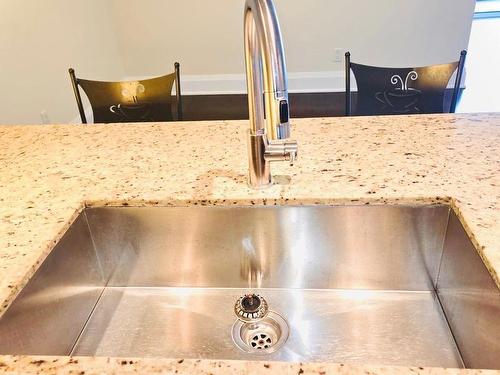 617-1888 Bayview Ave, Toronto, ON - Indoor Photo Showing Kitchen With Double Sink