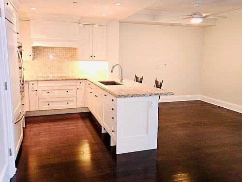 617-1888 Bayview Ave, Toronto, ON - Indoor Photo Showing Kitchen