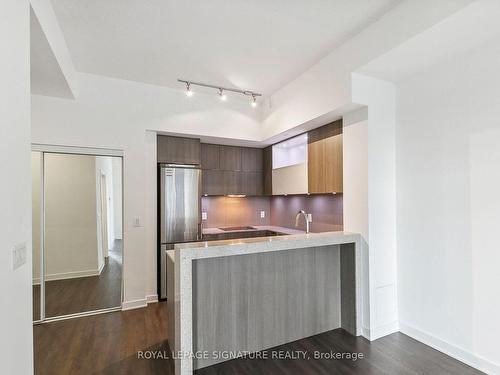 401-170 Sumach St, Toronto, ON - Indoor Photo Showing Kitchen