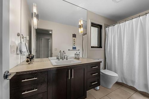 19-1651 Valleyview Drive, Kamloops, BC - Indoor Photo Showing Bathroom