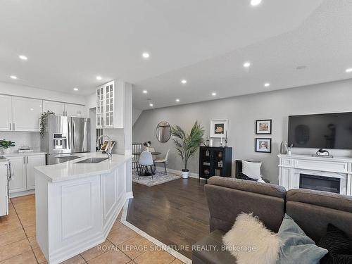 130 Bonspiel Dr, Toronto, ON - Indoor