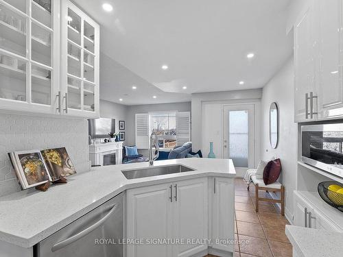 130 Bonspiel Dr, Toronto, ON - Indoor Photo Showing Kitchen