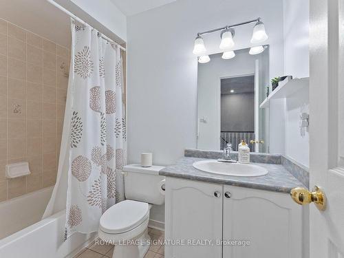 130 Bonspiel Dr, Toronto, ON - Indoor Photo Showing Bathroom