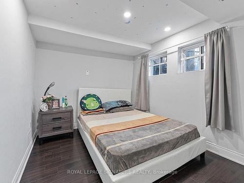 130 Bonspiel Dr, Toronto, ON - Indoor Photo Showing Bedroom