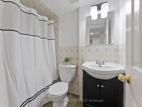 130 Bonspiel Dr, Toronto, ON - Indoor Photo Showing Bathroom