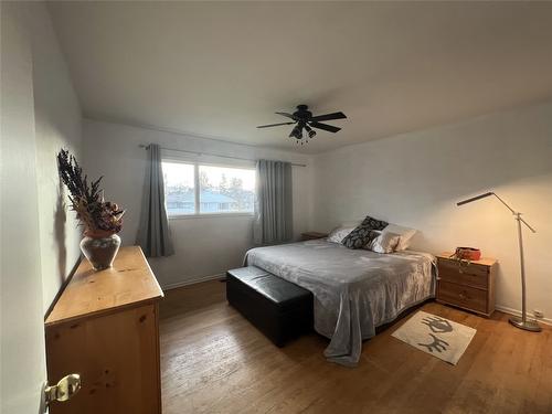 1368 Bing Avenue, Kelowna, BC - Indoor Photo Showing Bedroom