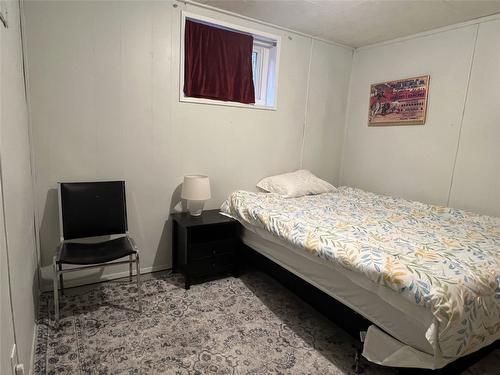 1368 Bing Avenue, Kelowna, BC - Indoor Photo Showing Bedroom