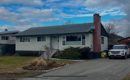 1368 Bing Avenue, Kelowna, BC - Outdoor With Facade