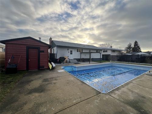 1368 Bing Avenue, Kelowna, BC - Outdoor With In Ground Pool