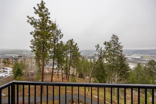 212-935 Academy Way, Kelowna, BC - Outdoor With View